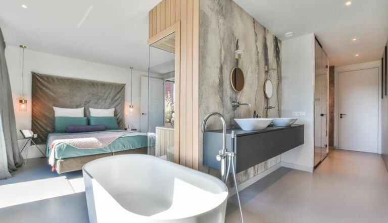 Plan de maison 4 chambres avec une suite parentale