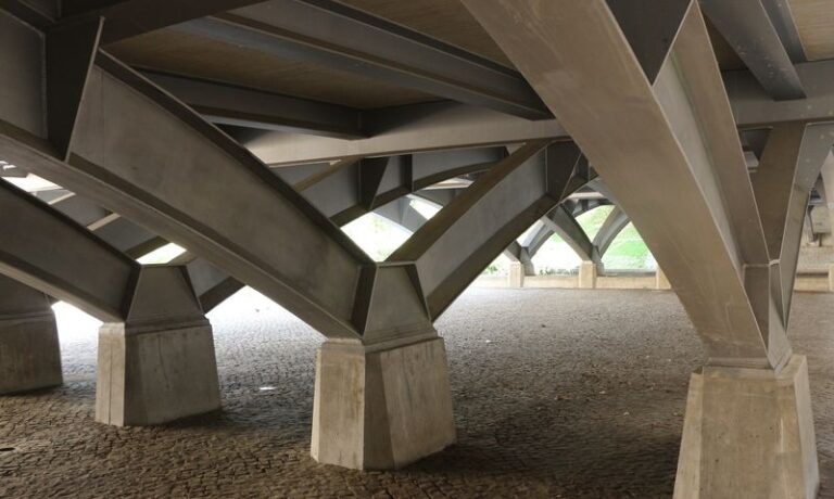Construction technique d'un pont en béton précontraint